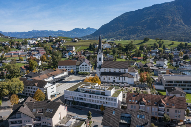 Luftaufnahme Kirche St. Martin Eschen